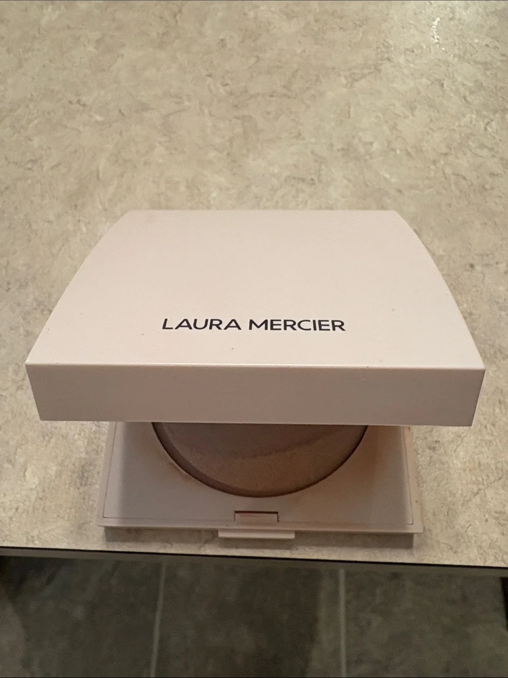 laura mercier Pressed Setting Powder Compact in Pale Pink Case with Beige Powder
